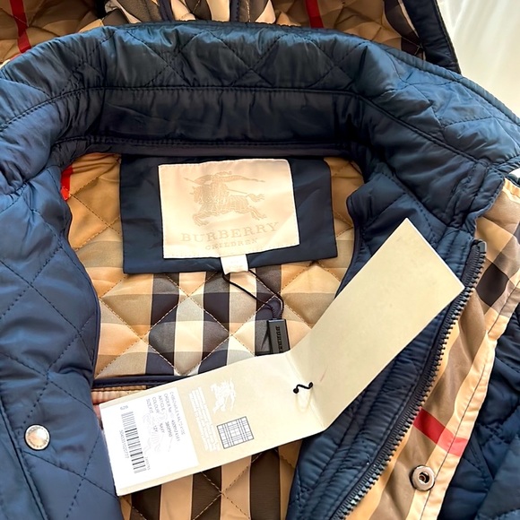 Authentic Burberry Never worn hasTag attached FITS Female size SMALL - Picture 3 of 6